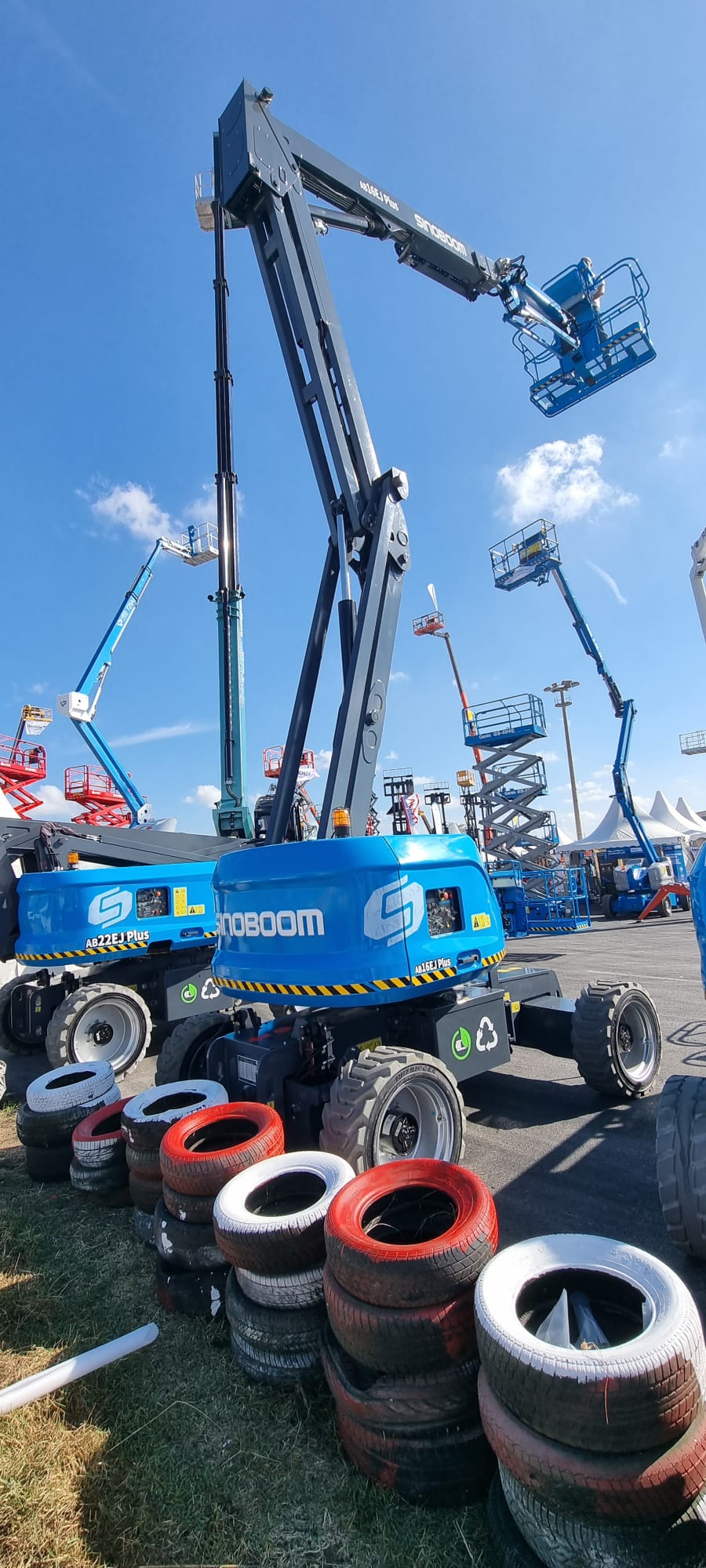 BZDEN HABERLER / 4 ADET SNOBOOM MARKA AB16EJ PLUS 4X4 AKL EKLEML PLATFORM FLOMUZA KATILMITIR.